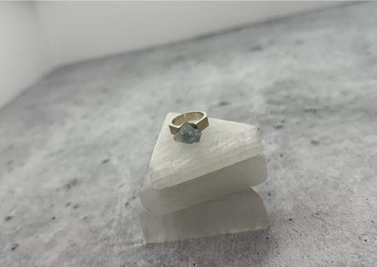The Pedestal Aquamarine - Size 5-5.5